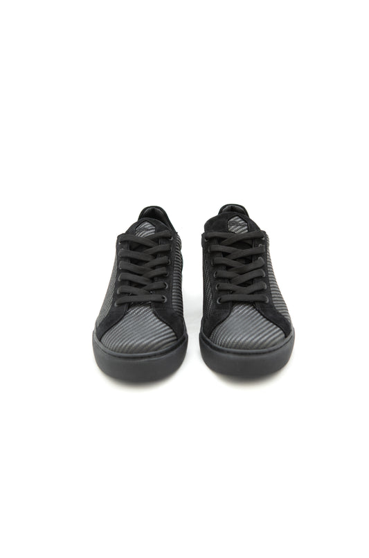 Carbon sneaker