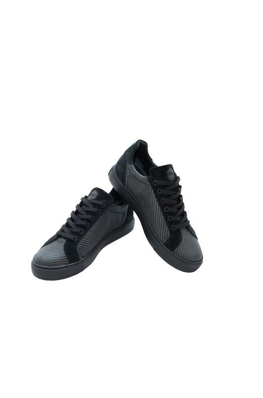 Carbon sneaker